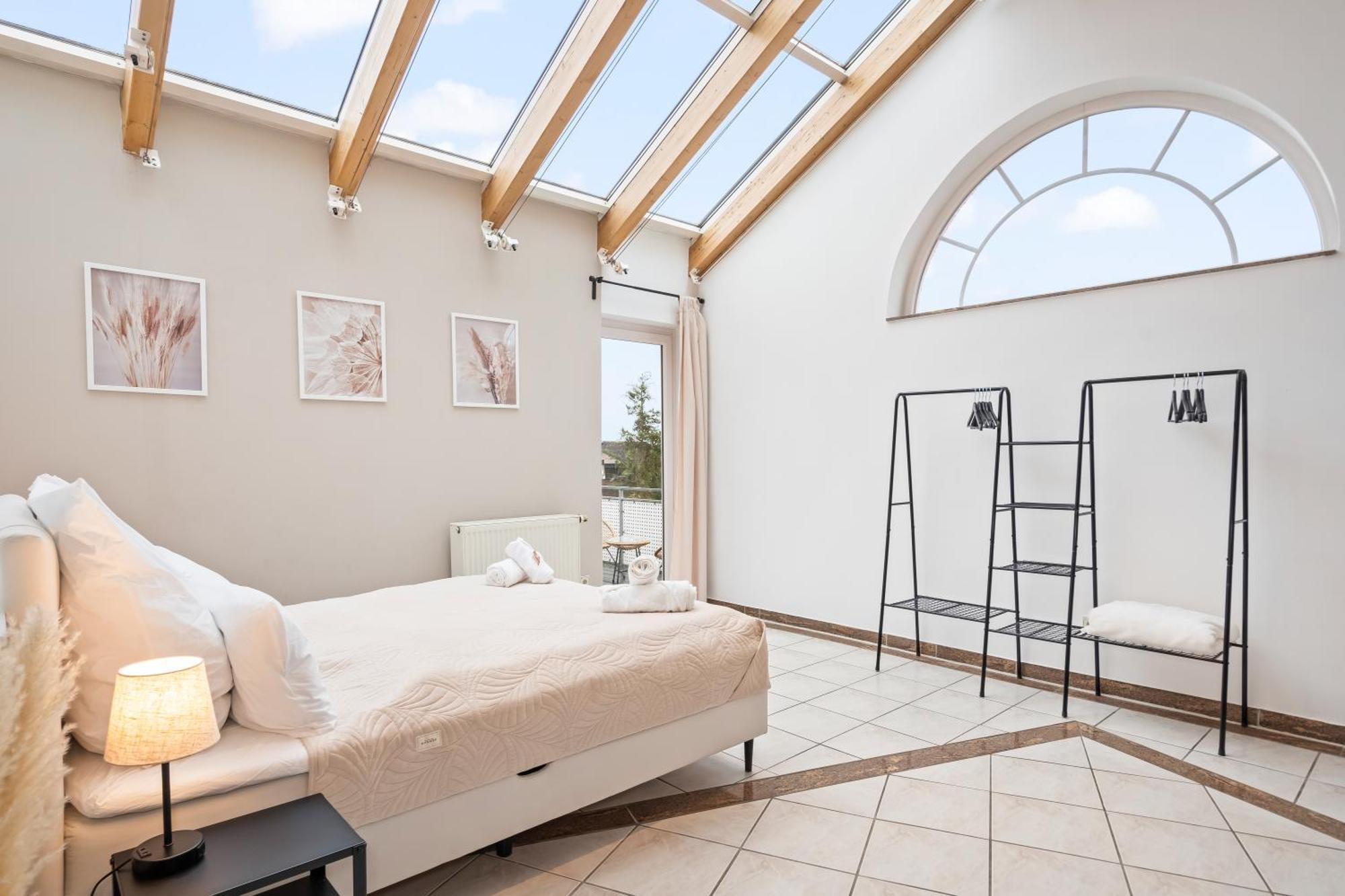 Stadtoase Fulda Mit Flair - Whirlpool, Balkon, 2Xparkplaetze, Highspeed Wlan Esterno foto